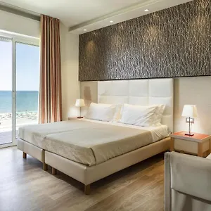 3* ホテル Kursaal - Fronte Mare Con Piscina